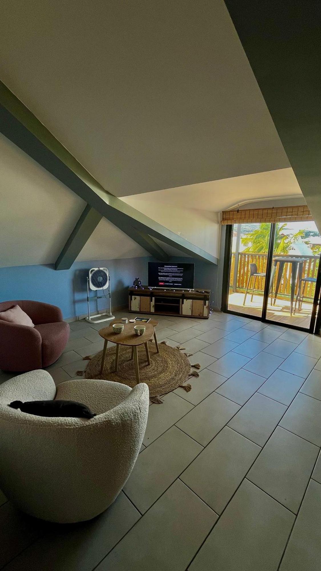 Tropical Suite - T2 Flamboyant - Saint-Pierre - 5Min De La Plage Esterno foto